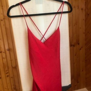SILKY RED ZARA TANKTOP